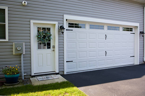 24/7 Emergency Garage Door Panel Replacement experts in Toole County County, MT